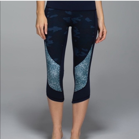 Lululemon Wunder Under camo Crop II Leggings 6 - Picture 1 of 9